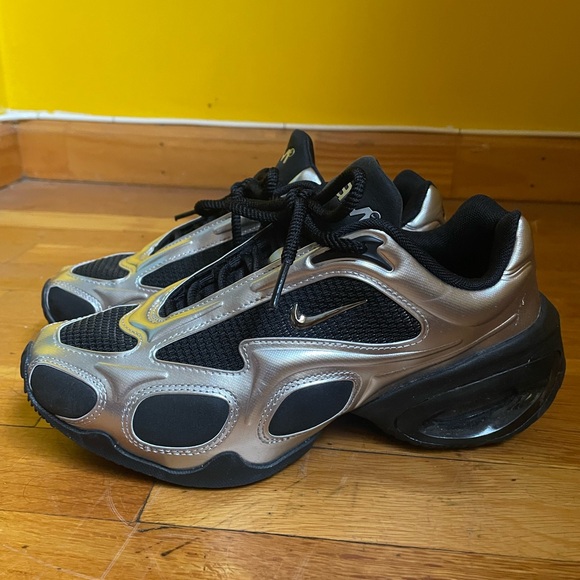 Nike Air Max Muse Silver and Black - Picture 4 of 4